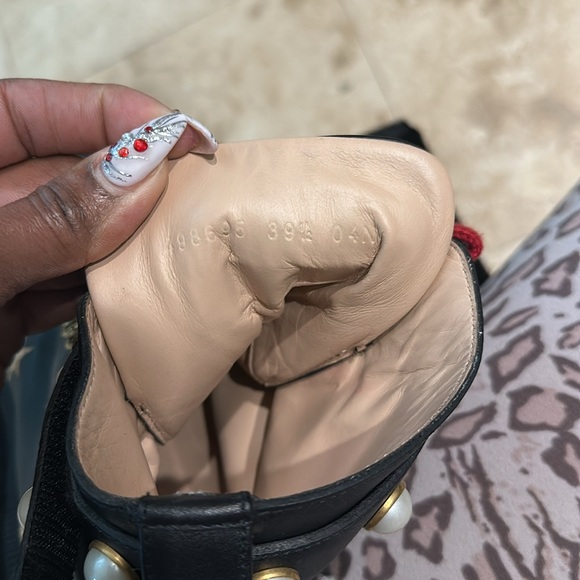 AUTHENTIC GUCCI BLACK LEATHER BEE EMBROIDERED PEARL COMBAT BOOT SIZE 39 1/2 - Picture 8 of 8